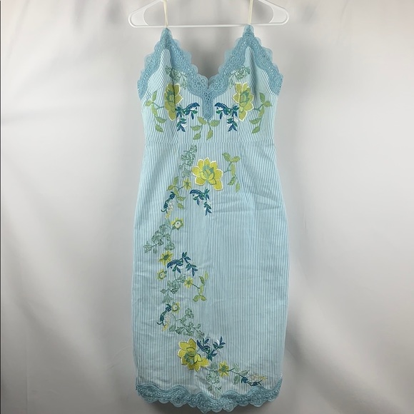 FOXIEDOX Floral Embroidered Dress - Picture 2 of 9